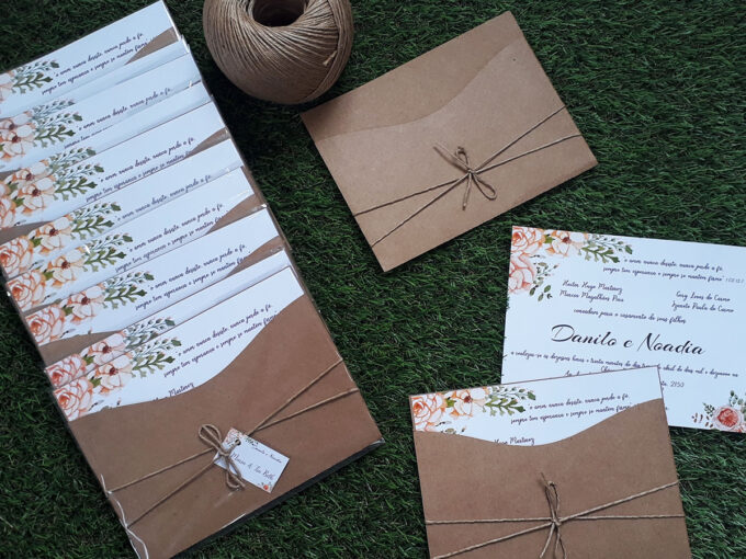 Convite de Casamento Rústico Com Envelope Floral Salmão