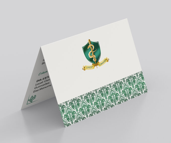 Convite Para Formatura Curso de Medicina Com Foto Verde e Dourado